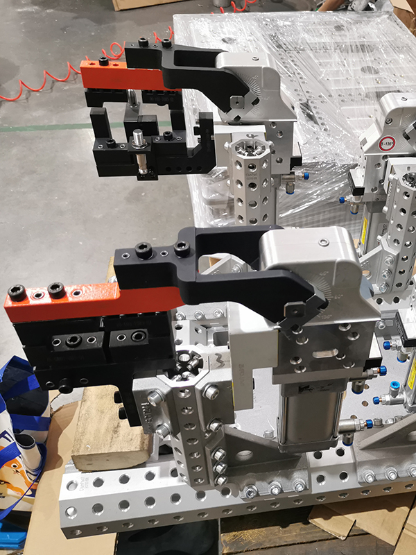 Riveting Tooling for Benz components (Tier 1)